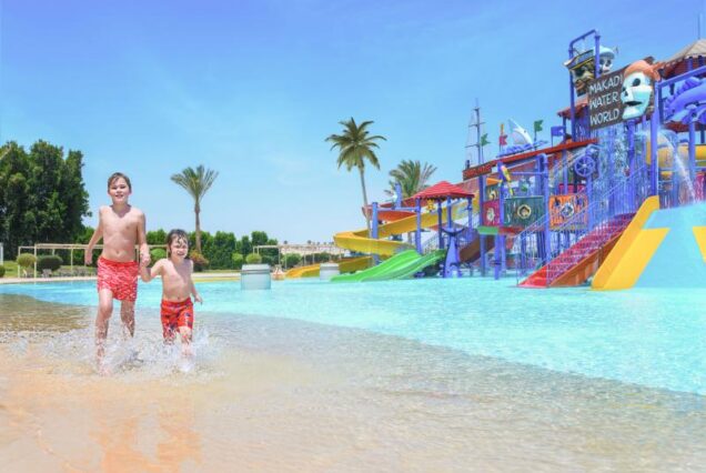 Makadi Water Park 2025 mit Mittagessen, Getränken und Transfers